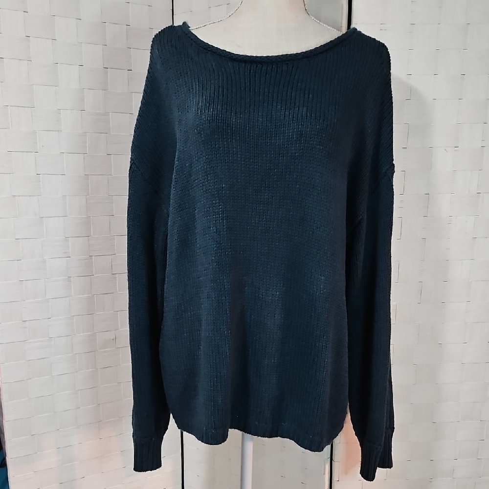LC Lauren Conrad Green Crew Neck Sweater with Relaxed Fit